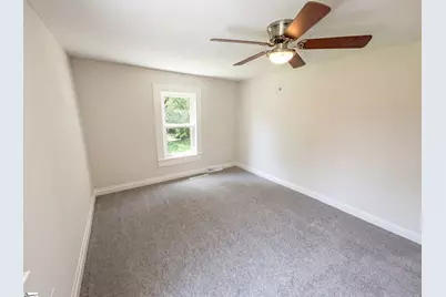 202 E Centennial Street, Clinton, SC 29325 - Photo 10