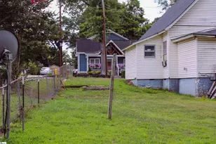 517 Trade St, Greer, SC 29651 - Photo 8