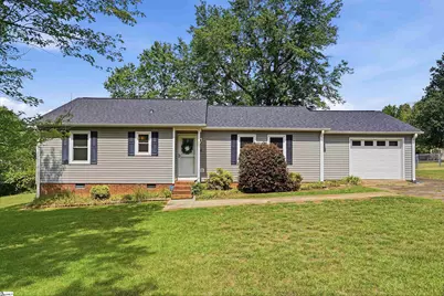 303 Jamie Court, Boiling Springs, SC 29316 - Photo 1