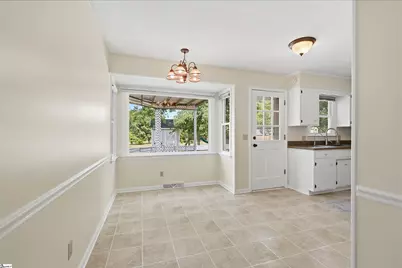 303 Jamie Court, Boiling Springs, SC 29316 - Photo 6
