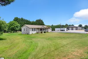 3202 Locust Hill Rd, Taylors, SC 29687 - Photo 2