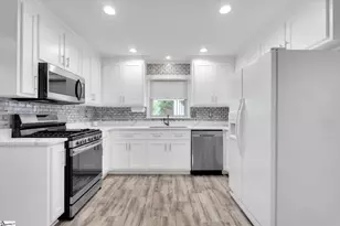 3202 Locust Hill Rd, Taylors, SC 29687 - Photo 10