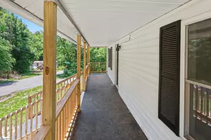 586 Hickory Dr, Startex, SC 29377 - Photo 4
