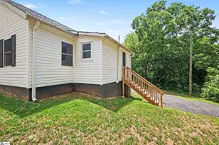 586 Hickory Dr, Startex, SC 29377 - Photo 16