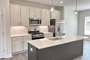 25 Pikewood Ln, Greenville, SC 29607 - Photo 2