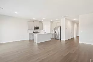 935 Rising Oak Ct, Spartanburg, SC 29301 - Photo 2