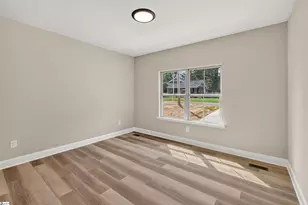 136 S Church St, Duncan, SC 29334 - Photo 8