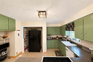 220 Millwood Ln, Wellford, SC 29385 - Photo 2