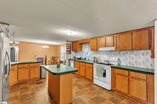 110 Diane Dr, Easley, SC 29640 - Photo 10