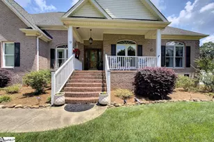 9 Montague Cir, Greenville, SC 29617 - Photo 2