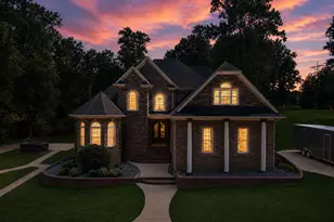 102 Point Bluff Ct, Inman, SC 29349 - Photo 1