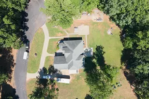 102 Point Bluff Ct, Inman, SC 29349 - Photo 10