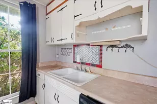 419 Academy St, Laurens, SC 29360 - Photo 20