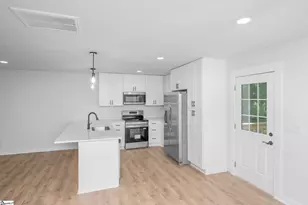 10 Valley View Ln, Greenville, SC 29605 - Photo 8