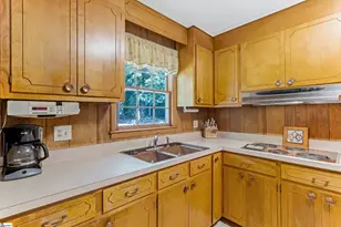 8 Dickens Ln, Taylors, SC 29687 - Photo 12