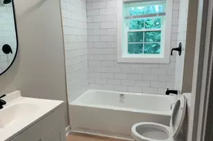 148 Loop St, Wellford, SC 29385 - Photo 10
