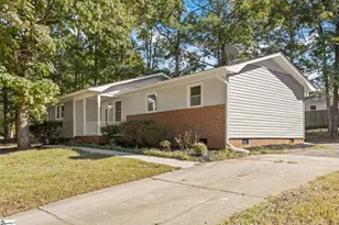 210 Pinonwood Dr, Simpsonville, SC 29680 - Photo 2