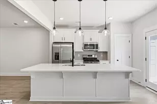 24 Shoemaker Rd, Greenville, SC 29617 - Photo 4
