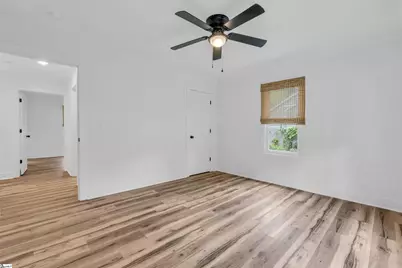 126 E Wilburn Avenue, Greenville, SC 29611 - Photo 10