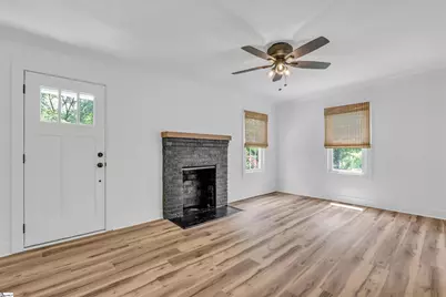 126 E Wilburn Avenue, Greenville, SC 29611 - Photo 2