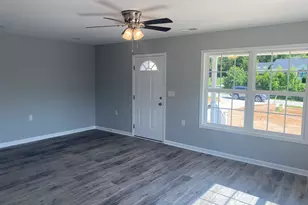 124 Laura Jane Ln, Gray Court, SC 29645 - Photo 4