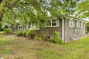11 Picadilly St, Taylors, SC 29687 - Photo 30