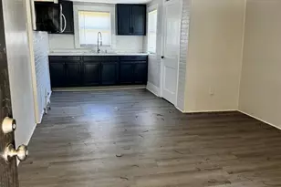 201 Hunters Ct, Laurens, SC 29360 - Photo 2