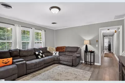 213 Briarwood Drive, Belton, SC 29627 - Photo 8