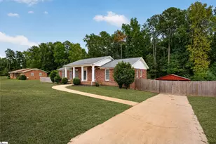 213 Briarwood Dr, Belton, SC 29627 - Photo 2