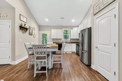 136 N Forest Circle, Marietta, SC 29661 - Photo 6