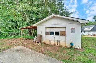 202 Saluda Dr, Piedmont, SC 29673 - Photo 8