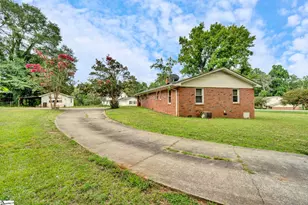 202 Saluda Dr, Piedmont, SC 29673 - Photo 10