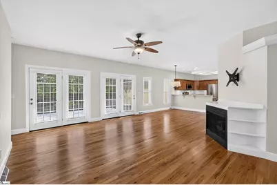 748 N Elm Avenue, Landrum, SC 29356 - Photo 16
