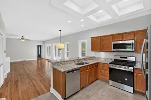 748 N Elm Ave, Landrum, SC 29356 - Photo 8