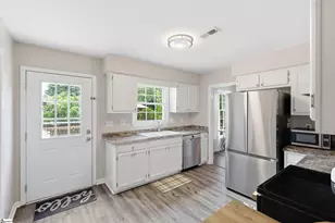54 Blacks Dr, Greenville, SC 29615 - Photo 8