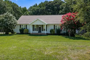 351 Knickerbocker Estate Dr, Fountain Inn, SC 29644 - Photo 2
