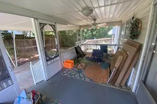 302 Jones St, Laurens, SC 29360 - Photo 14