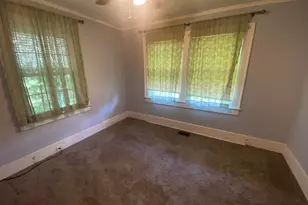 302 Jones St, Laurens, SC 29360 - Photo 16