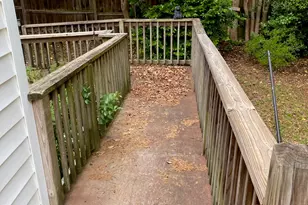 302 Jones St, Laurens, SC 29360 - Photo 10