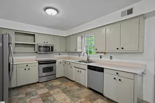 295 Fairlane Dr, Spartanburg, SC 29307 - Photo 8