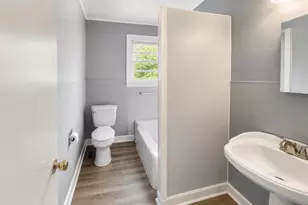 111 Bethune St, Greenwood, SC 29646 - Photo 6