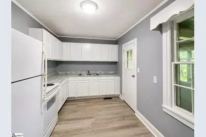 111 Bethune Street, Greenwood, SC 29646 - Photo 4