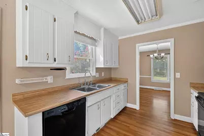 210 Saratoga Drive, Greer, SC 29650 - Photo 6