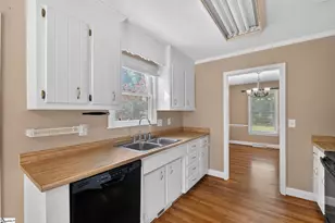 210 Saratoga Dr, Greer, SC 29650 - Photo 6