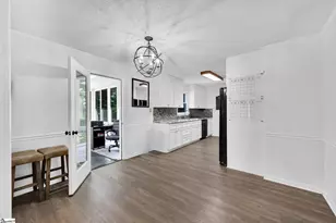 301 Mountain View Ct, Greenville, SC 29611 - Photo 6