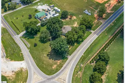 7809 Moorefield Memorial Highway, Liberty, SC 29657 - Photo 10