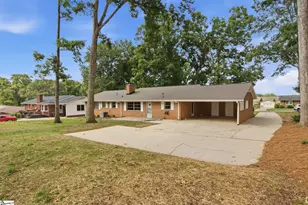 103 Oak Forest Dr, Greer, SC 29650 - Photo 4