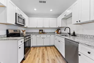 2 Melbourne Ln, Greenville, SC 29615 - Photo 12