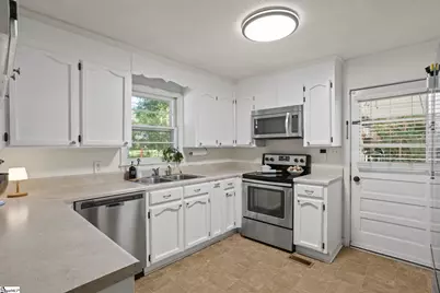 113 Forestdale Drive, Taylors, SC 29687 - Photo 6