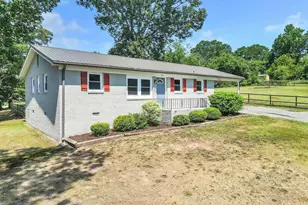 116 Valley Dr, Greer, SC 29651 - Photo 2